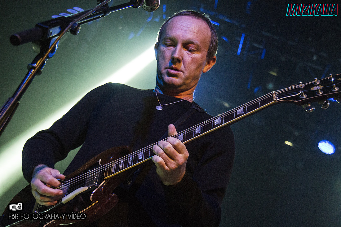 OceanColourScene_LaRiviera_11