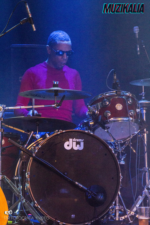 OceanColourScene_LaRiviera_18