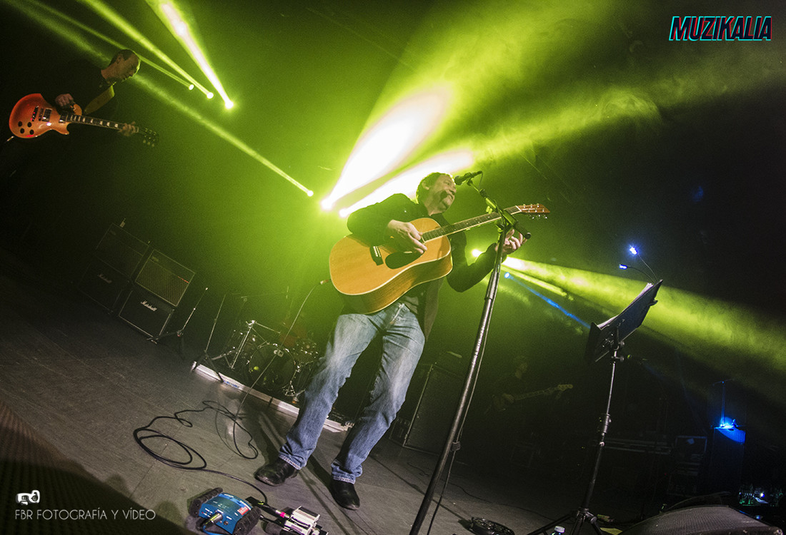 OceanColourScene_LaRiviera_9