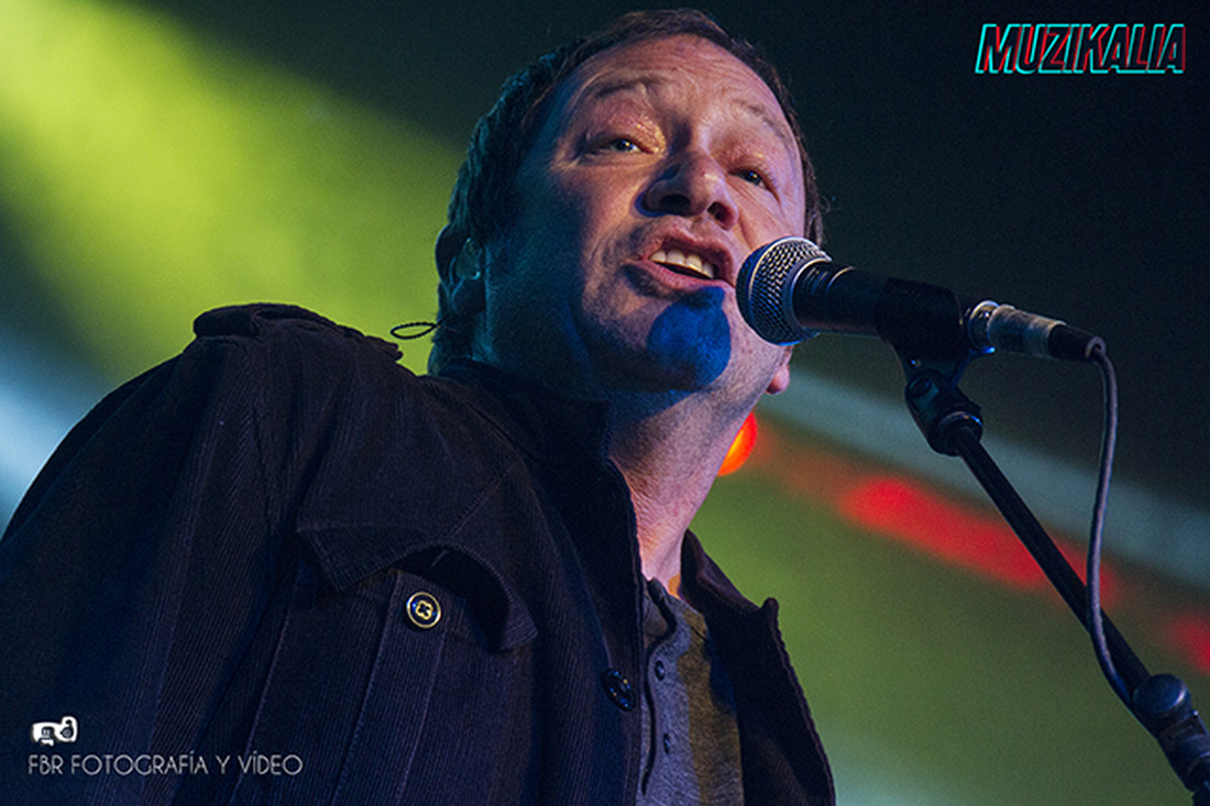 OceanColourScene_LaRiviera_2